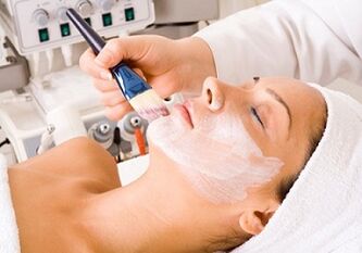 Peeling químico para rejuvenecer a pel facial